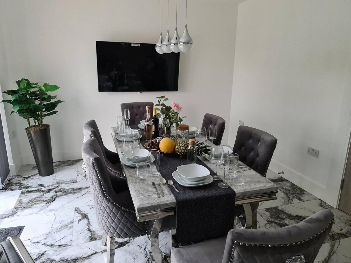 Sav 5 Bed Luxury Detached House In Leicester Humberstone Ruang foto